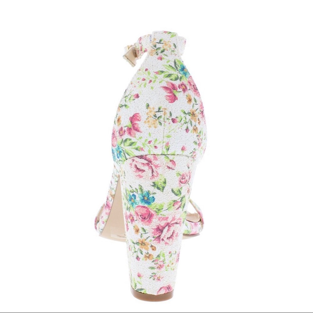 🌸 BNIB Flower Child Floral Print Block Heels 🌸 - Picture 3 of 5